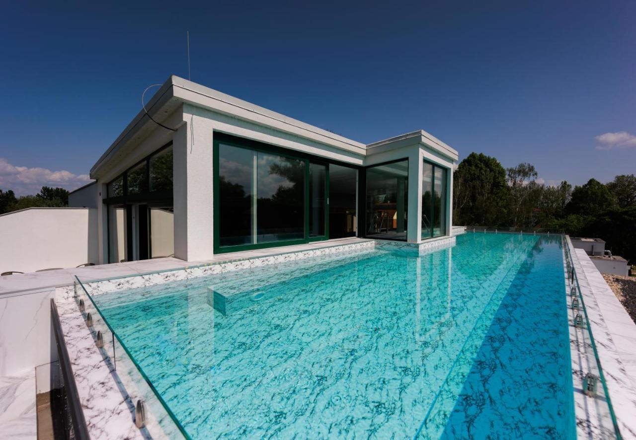 Villa Bauhaus Wellness Apartman Fsz. 1 Siofok Exterior photo
