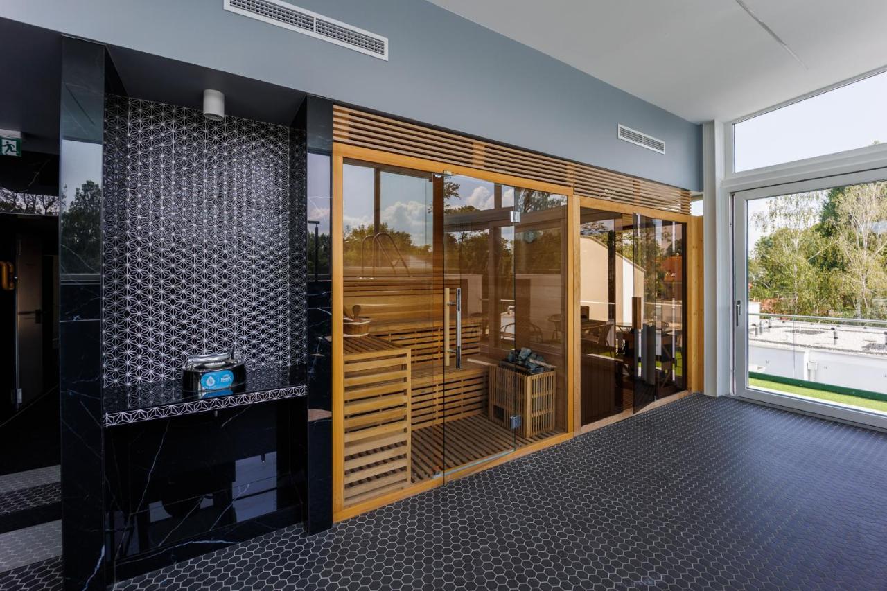 Villa Bauhaus Wellness Apartman Fsz. 1 Siofok Exterior photo